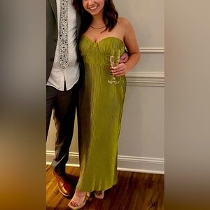 Size L strapless green formal dress.